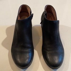 Dansko- Black Ankle Boot- Size 41